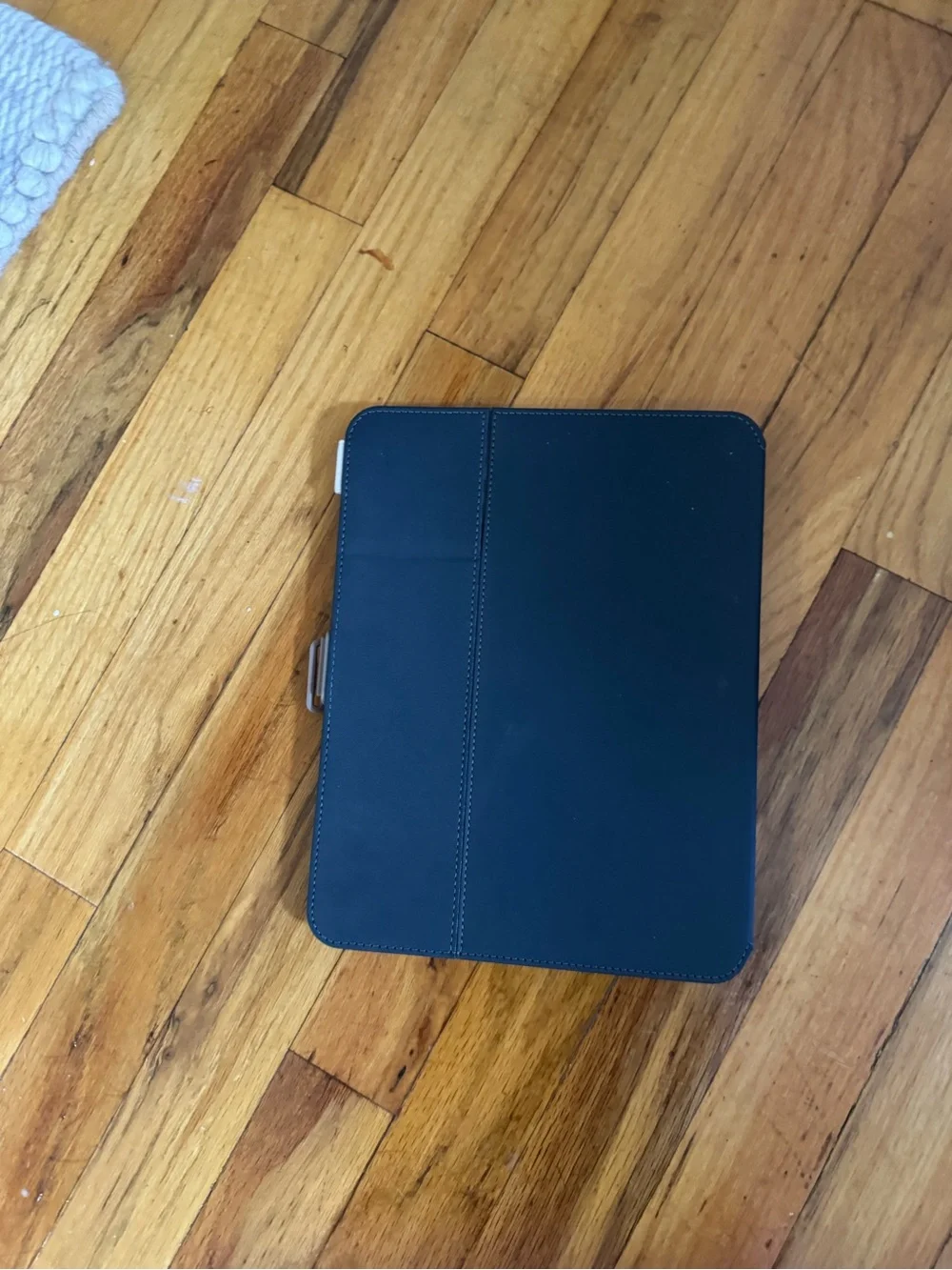 speck Black Tablet Folio Cover with Logo IPad 10